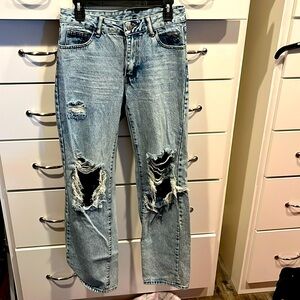 Light denim wide leg jeans. Size 4. 32” inseam